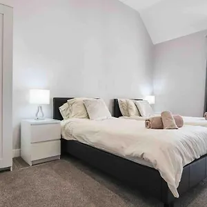  Holiday home Hoxne - Poppy With Private Hot Tub