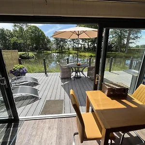  Holiday home Cedar Boutique Lodge-dog Fishing And Access