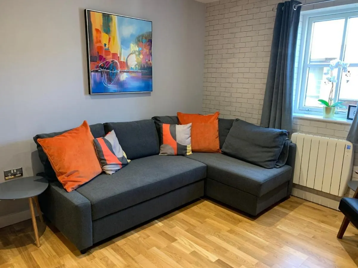 Domus, With Free Secure Parking On Site Daire York