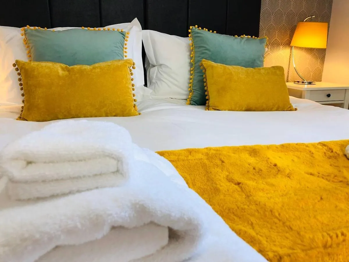 Domus, With Free Secure Parking On Site Daire York