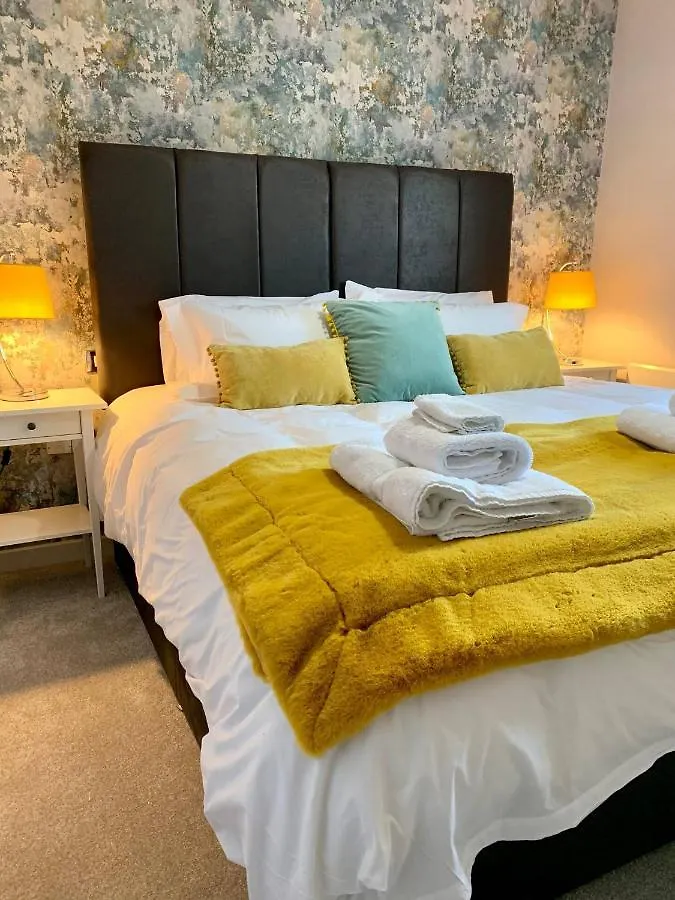 Domus, With Free Secure Parking On Site Apartment York